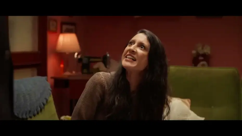 Video for the film Girls' Door — الجو باهي عندكم في  منوبة ؟  مهبولة قدامك انا؟ 😳