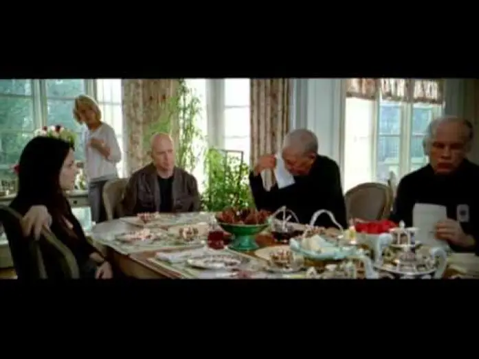 Video for the film RED — Red - Trailer en español