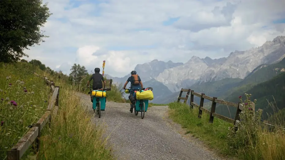 Video for the film Emil & Karl – Little Wheels, Big Mountains — EMIL & KARL – KLEINE REIFEN, GROSSE BERGE | Official Trailer