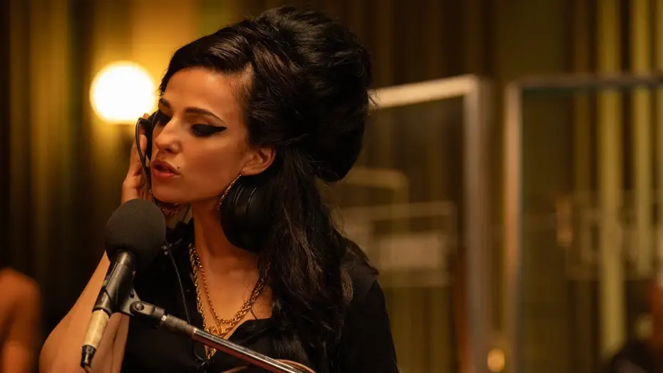 Video for the film Back to Black — Back To Black | Trailer Ufficiale