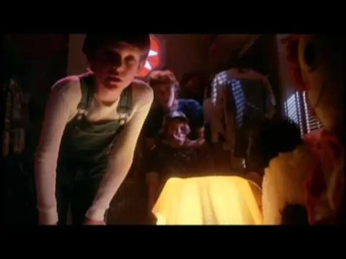 Video for the film E.T. the Extra-Terrestrial — E.T. The Extra-Terrestrial - Trailer