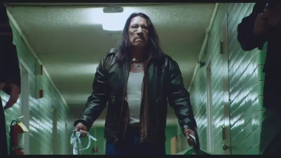 Video for the film Machete — Machete - Trailer Español HD