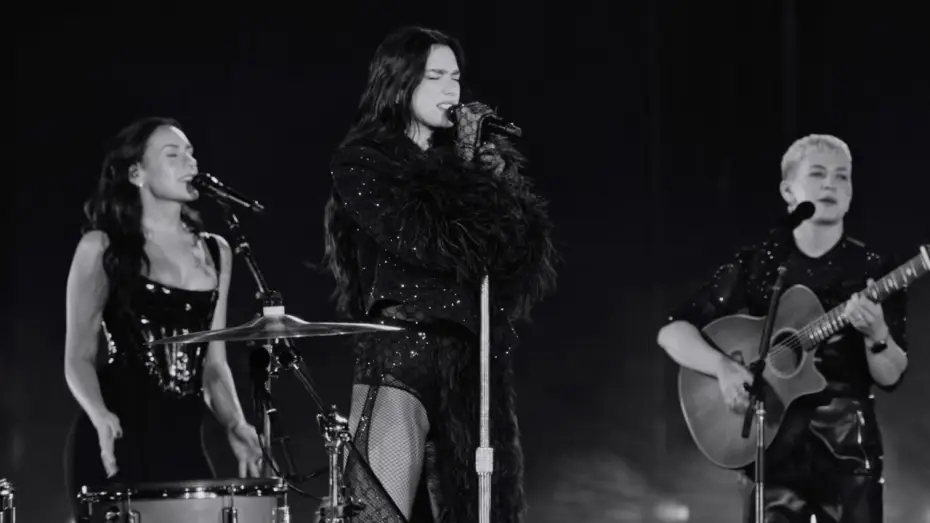 Video for the film Dua Lipa: Live from Mexico — Dua Lipa - These Walls (Live au Mexique)