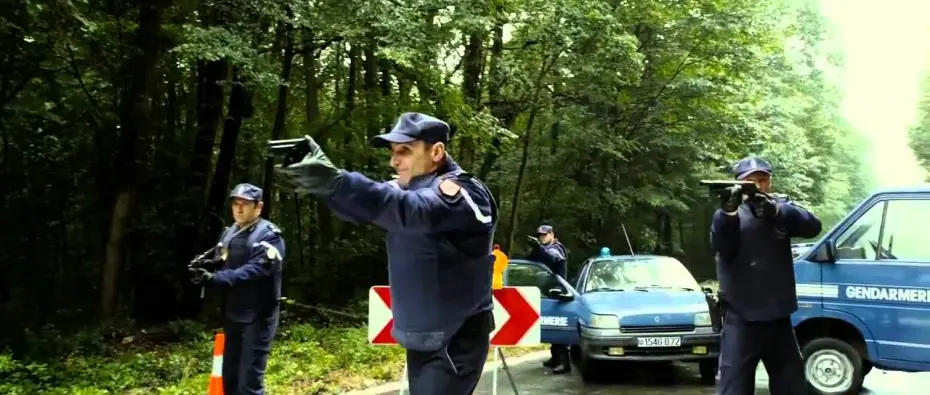 Video for the film The Prey — The Prey / La Proie (2011) - Trailer English