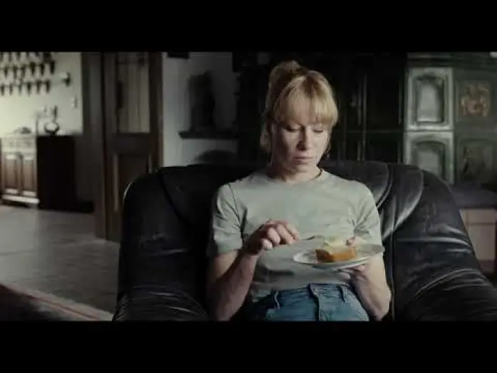 Video for the film Andrea Gets a Divorce — Offizieller Teaser "Kuchen"