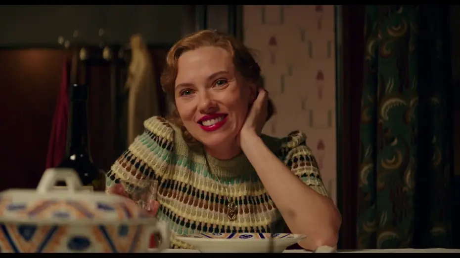 Video for the film Jojo Rabbit — Jojo Rabbit - Extrait : "À table" [VOST]