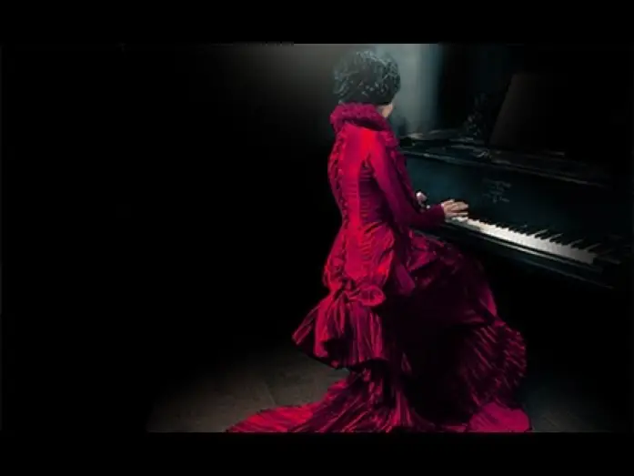 Video for the film Crimson Peak — Unveiling the Crimson Peak Windows at Bergdorf Goodman