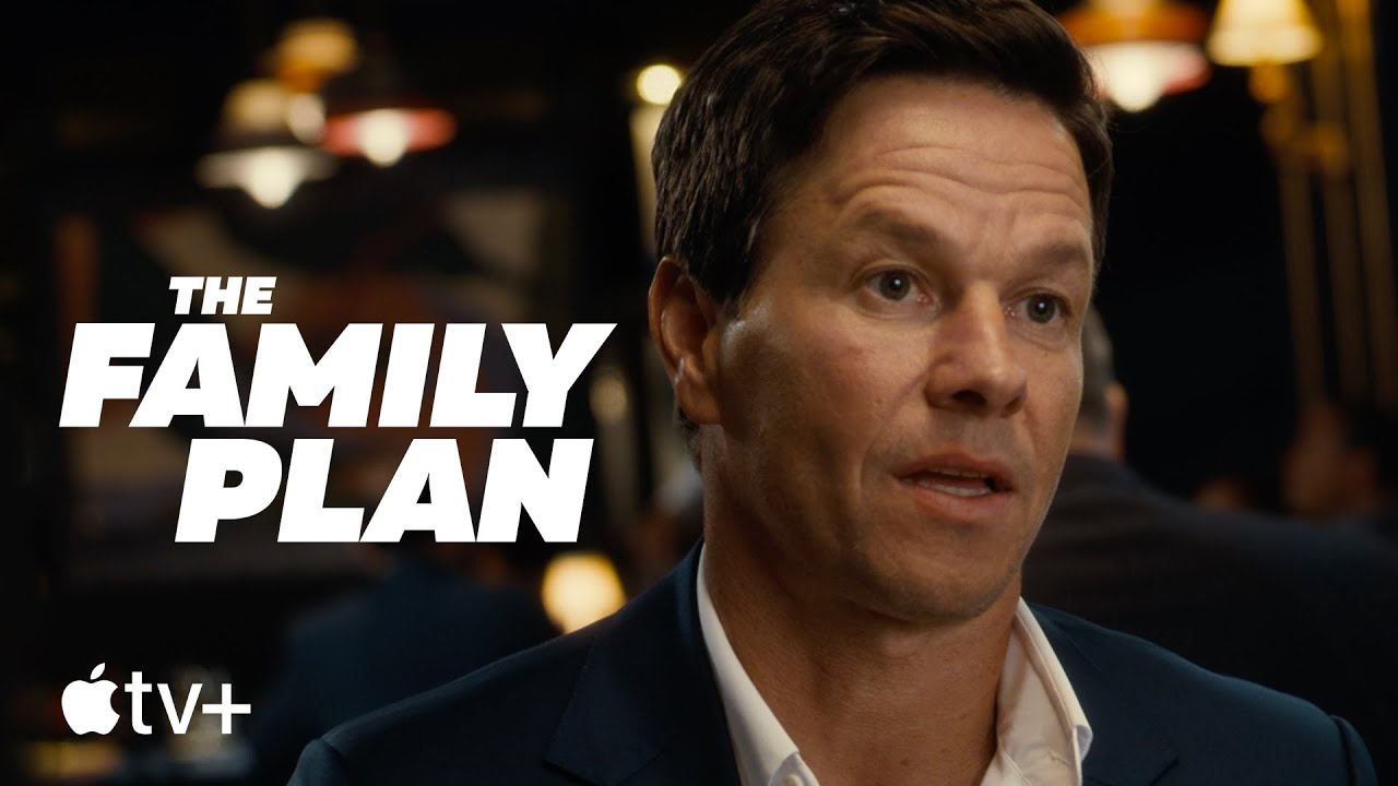 Video for the film The Family Plan — Mark Wahlberg Speaks French