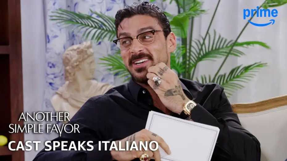 Video for the film Another Simple Favor — The Cast Speaks Italiano
