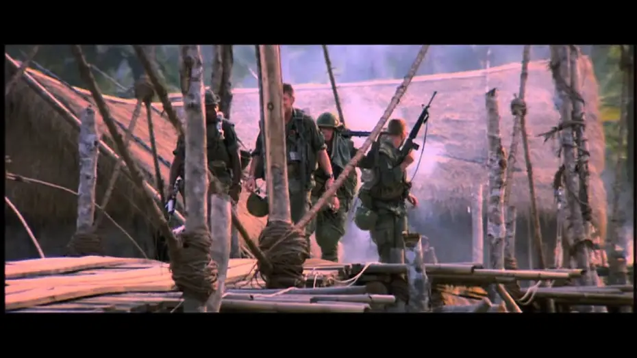 Video for the film Casualties of War — Outrages (VF) - Bande Annonce