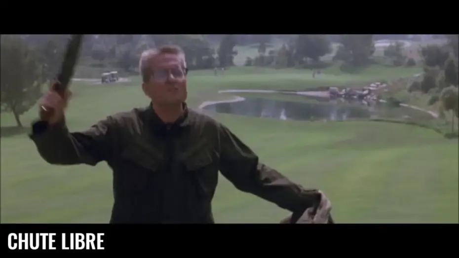 Video for the film Falling Down — Chute libre - Scène culte – Fusil à pompe au golf