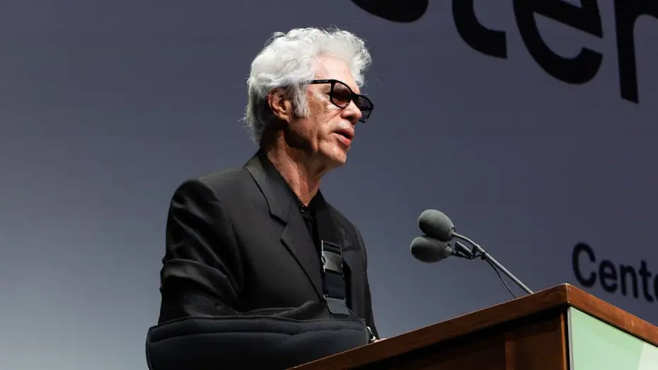 Video for the film Father Mother Sister Brother — Jim Jarmusch Introduces Father Mother Sister Brother