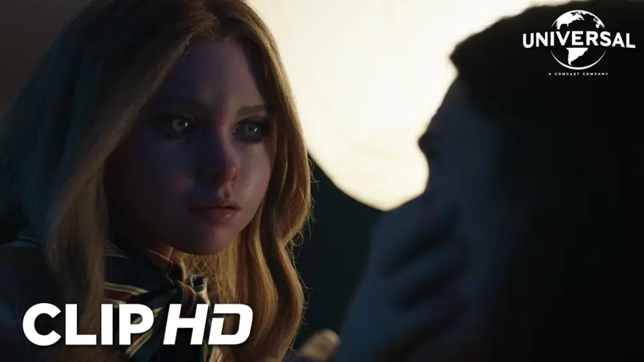 Video for the film M3GAN — Clip - M3GAN intenta consolar a Cady mientras pelea con Gemma