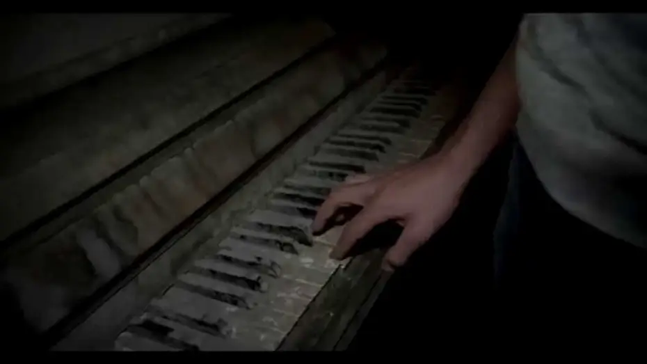 Video for the film As Above, So Below — Catacombes / Extrait 2 VF « George trouve un piano familier » [Au cinéma le 20 août]