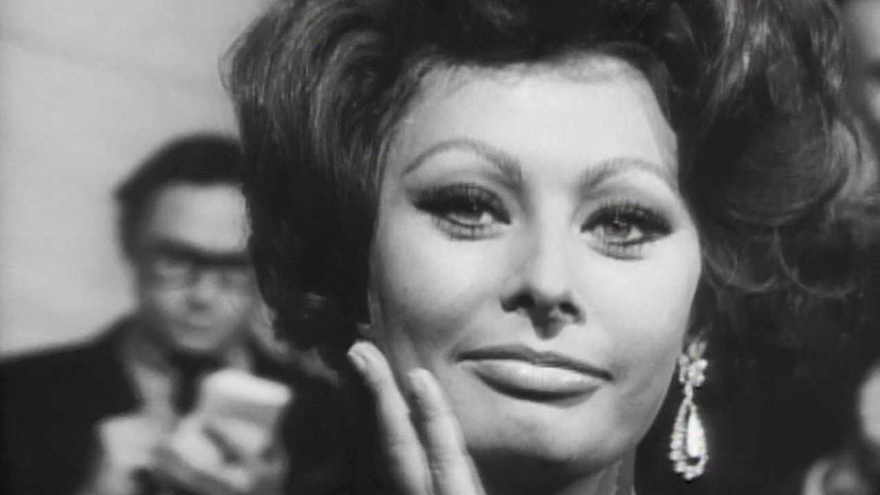 Video for the film A Countess from Hong Kong — A Countess from Hong Kong (1967) ORIGINAL TRAILER
