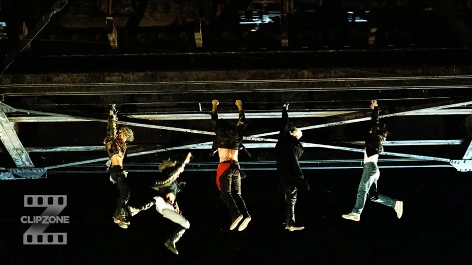 Video for the film The Lost Boys — One Of Us