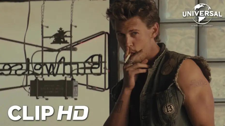 Video for the film The Bikeriders — Clip - ¿Cuántos semáforos te saltaste?