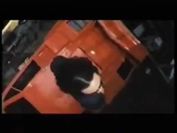 Video for the film Thunderbolt — THUNDERBOLT (1995) Con Jackie Chan - Trailer cinematografico