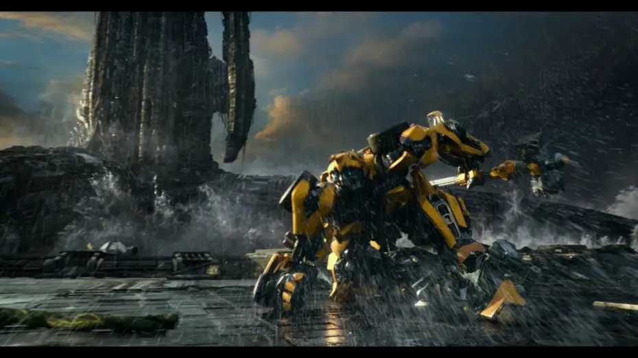 Video for the film Transformers: The Last Knight — Transformers: El Último Caballero | Tráiler J