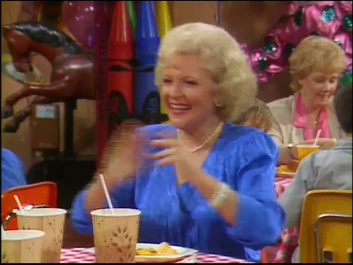 Видео к сериалу The Golden Girls — Les Craquantes (The Golden Girls) en DVD