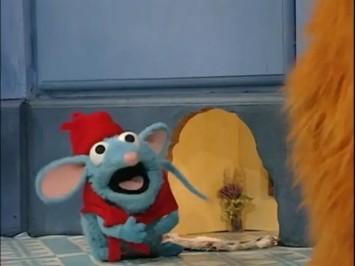 Video for the series Bear in the Big Blue House — Tutter can't decide what to wear
