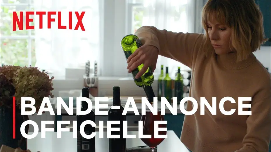 Видео к сериалу The Woman in the House Across the Street from the Girl in the Window — La femme qui habitait en face de la fille à la fenêtre | Bande-annonce VF | Netflix France