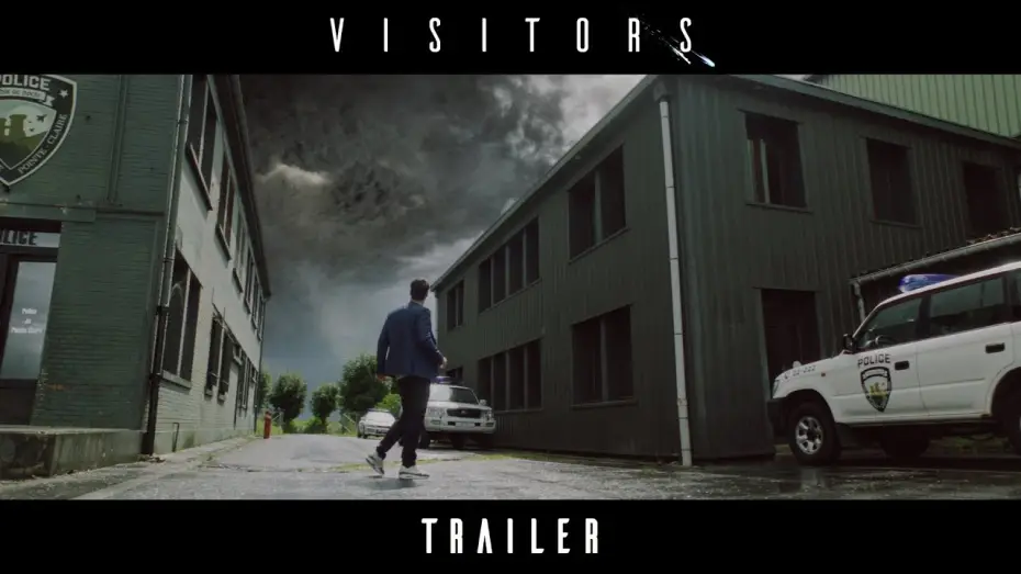 Video for the series Visitors — Visitors │ Trailer │ Warner TV France
