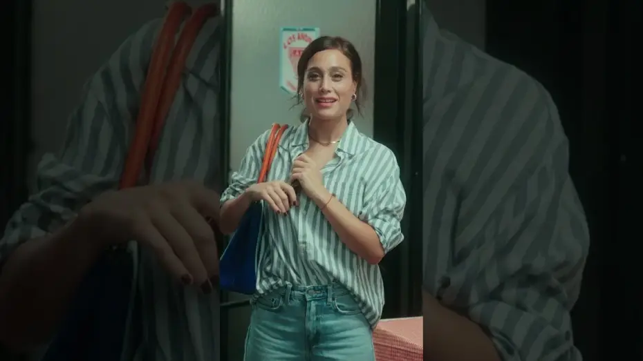Video for the series Fuerte al medio — fuerte al medio.