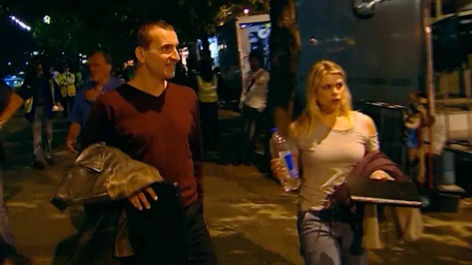 Видео к сериалу Doctor Who — Chris and Billie's First Big Scene Together | Doctor Who Confidential