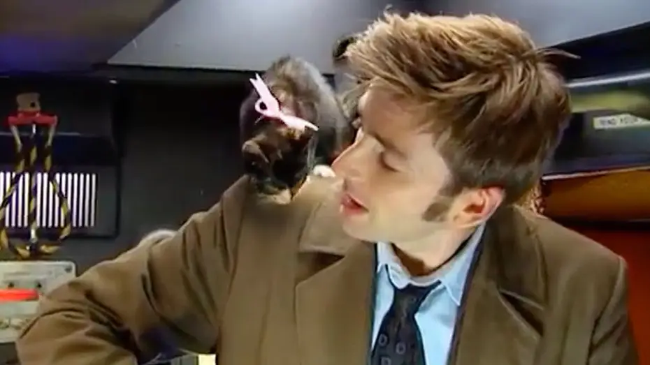 Видео к сериалу Doctor Who — AWW! David Tennant & A Basket of Kittens | Doctor Who Confidential Series 3