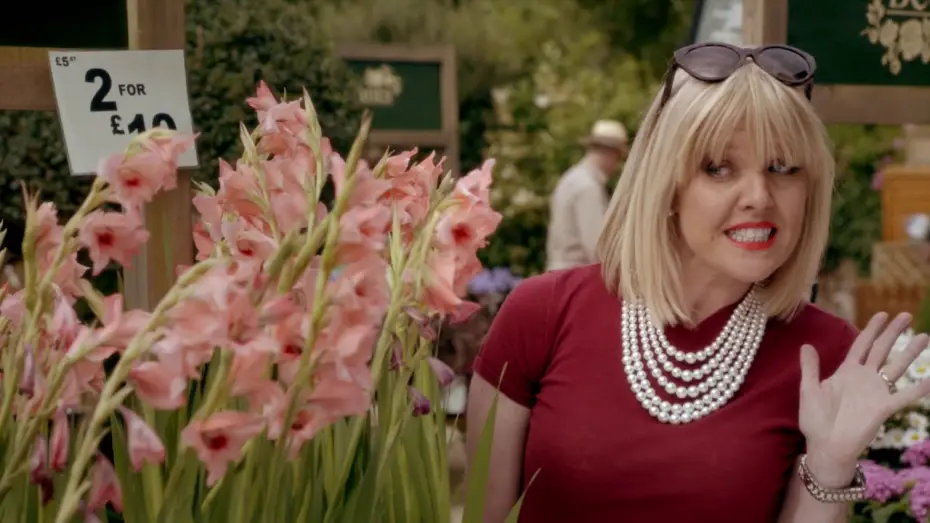 Video for the series Agatha Raisin — Agatha Raisin 🎬 NUEVA SERIE en COSMO