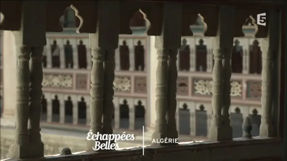 Video for the series Échappées Belles — Echappées Belles - Un Été En Algérie (2016)