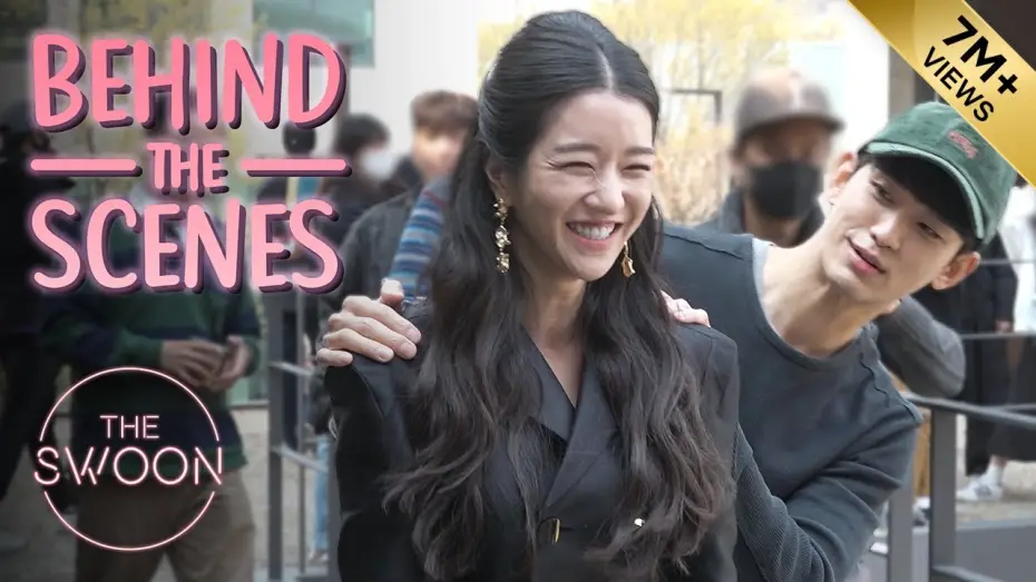 Video for the series It's Okay to Not Be Okay — [Behind the Scenes] Kim Soo-hyun wraps Seo Yea-ji in a warm hug | It’s Okay to Not Be Okay [ENG SUB]