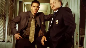Backdrop for the TV series "NYPD Blue" #1253133