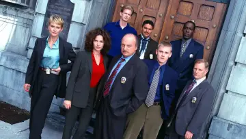 Backdrop for the TV series "NYPD Blue" #1253140