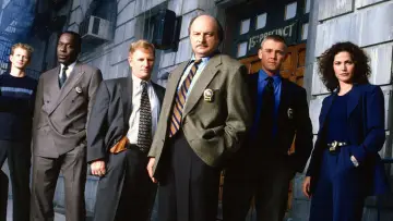 Backdrop for the TV series "NYPD Blue" #1253148