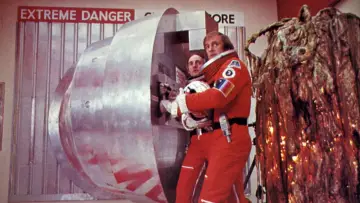 Backdrop for the TV series "Space: 1999" #1377673