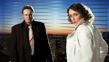 Backdrop for the TV series "Ashes to Ashes" #1596589