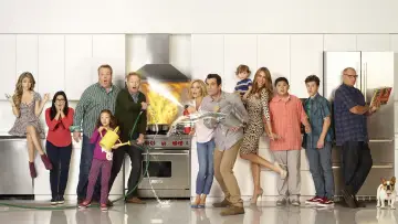 Backdrop for the TV series "Modern Family" #1318232