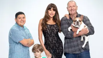 Backdrop for the TV series "Modern Family" #1318234
