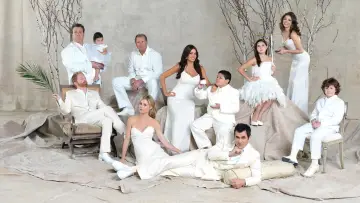 Backdrop for the TV series "Modern Family" #1318238