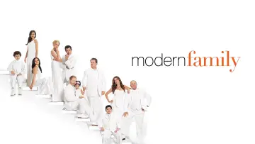Backdrop for the TV series "Modern Family" #1318243