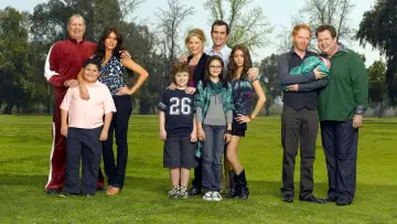 Backdrop for the TV series "Modern Family" #1318253