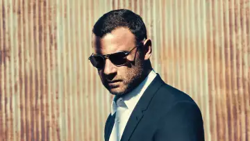 Backdrop for the TV series "Ray Donovan" #1326377