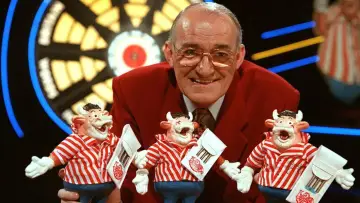 Backdrop for the TV series "Bullseye" #1441192
