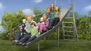 Backdrop for the TV series "According to Jim" #1309544