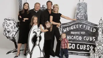 Backdrop for the TV series "According to Jim" #1309551
