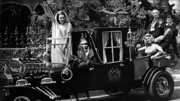 Backdrop for the TV series "The Munsters" #1358364