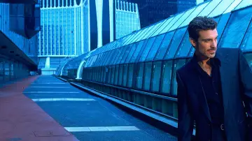 Backdrop for the TV series "The Pretender" #1337403
