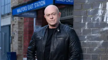 Backdrop к сериалу "EastEnders" #1218934